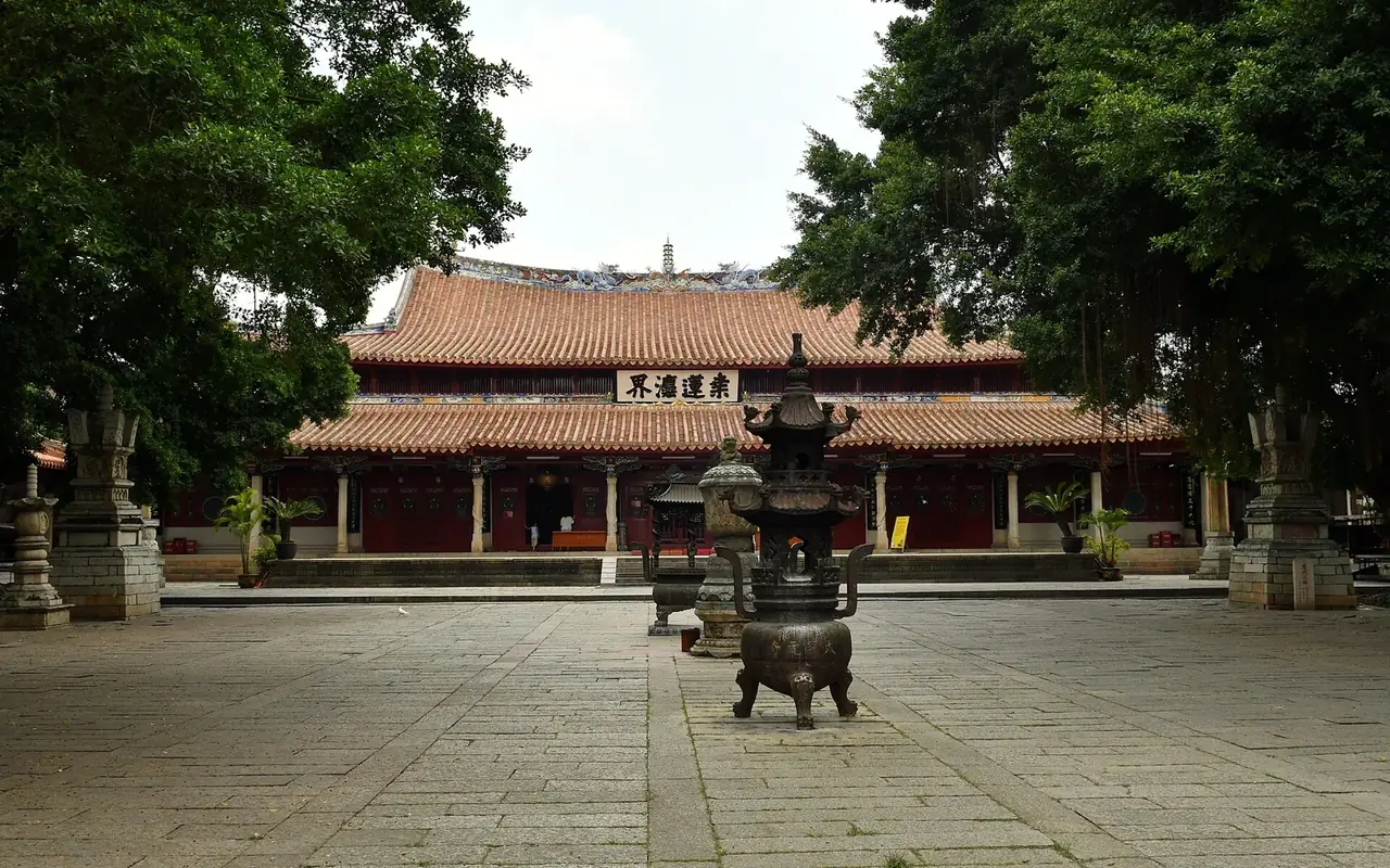 泉州开元寺庭院